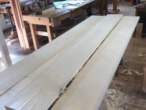 Unterboden-Bretter vor dem Fügen