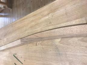 Herstellen des Anhangs aus Nussbaumholz