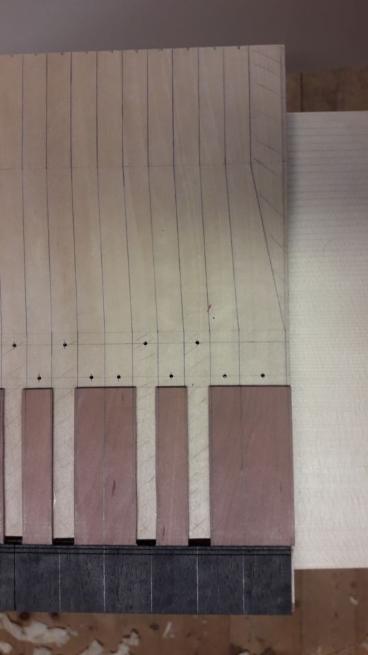 Fertig belegte und wieder angezeichnete Klaviaturplatte