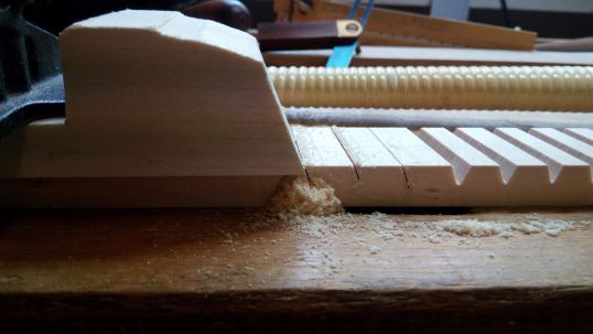 Erster Arbeitsschritt für die Kanzellenleiste