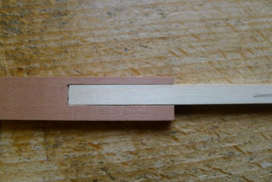 Zungenrohling wird eingepasst