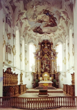  Chœur avec orgue de chœur au centre