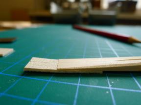 Fertiges Scharnierleder