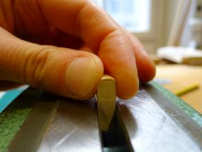 Andrücken des Leders