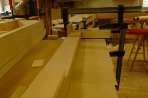 Furnieren des Stimmstocks  .