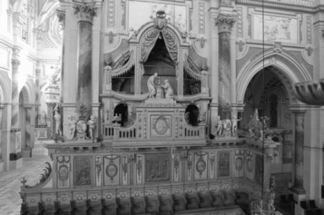 Die Chororgeln sind derzeit ohne Pfeifen