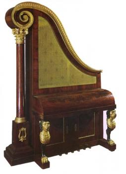 (Fig. 3) Upright Grand, London, Victoria and Albert Museum