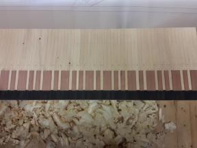 Fertige Klaviaturplatte vor dem Aussägen