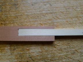 Zungenrohling wird eingepasst